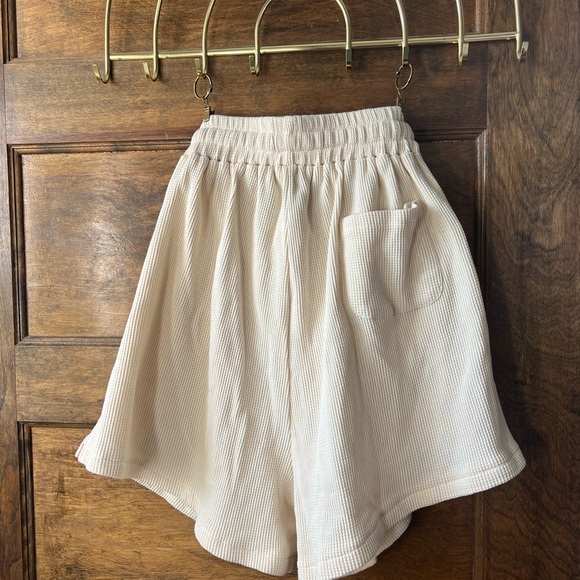High-Waist Cream Waffle Lounge Shorts - Picture 4 of 6